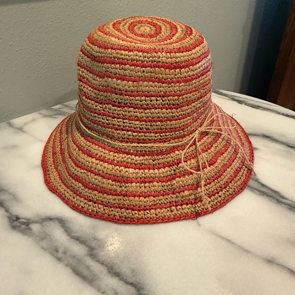 Darling Anthropologie Red and Tan Straw Hat - Picture 2 of 2